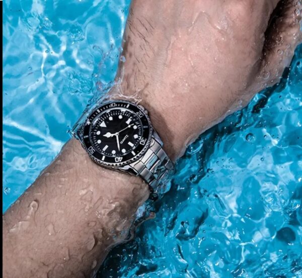 Luxury Men's Stainless Steel Waterproof Wristwatch - Elegant and Durable Design - Image 4